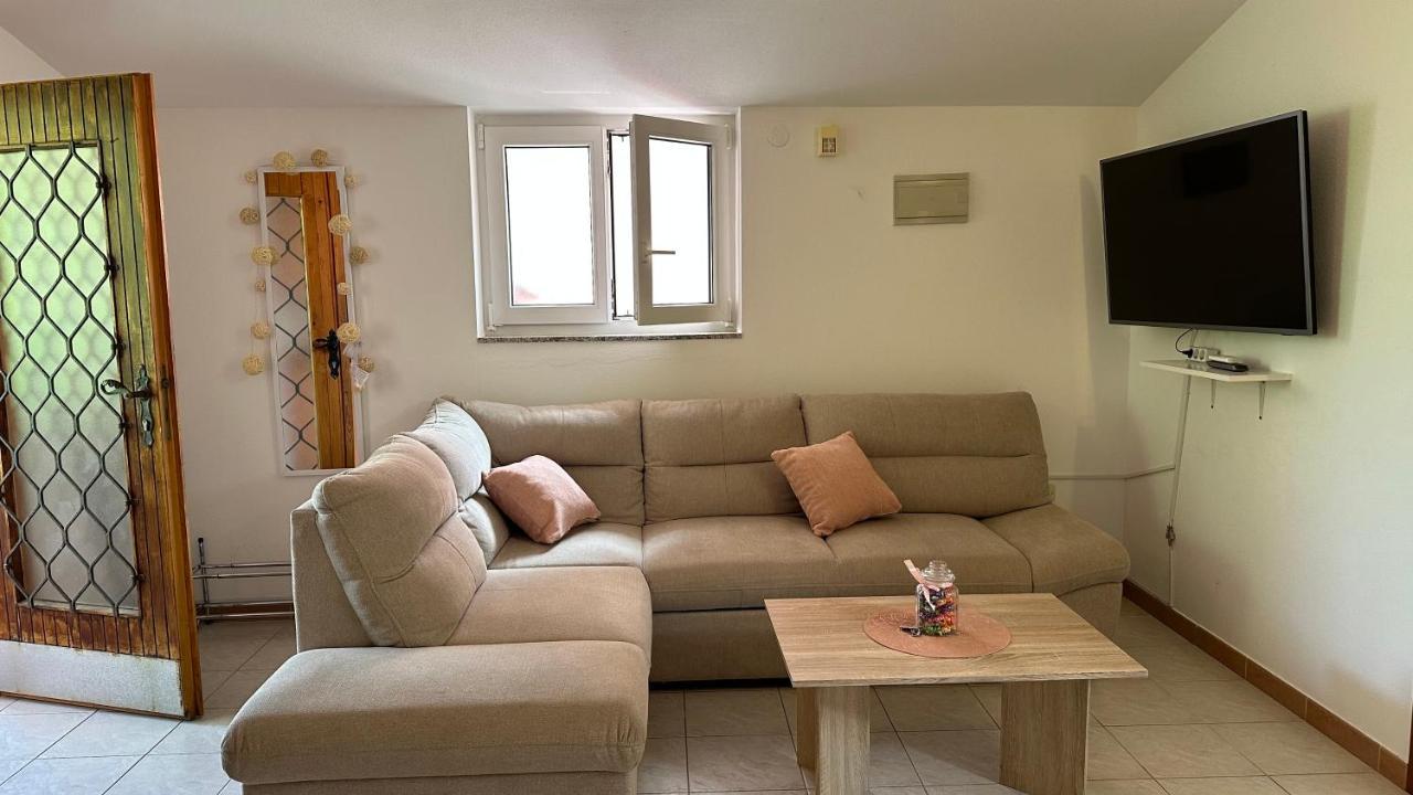 Apartment Murva Premantura Exteriör bild